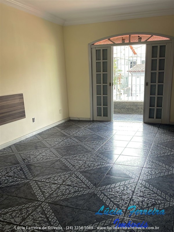 Casa para Alugar no Morada da Colina em Resende